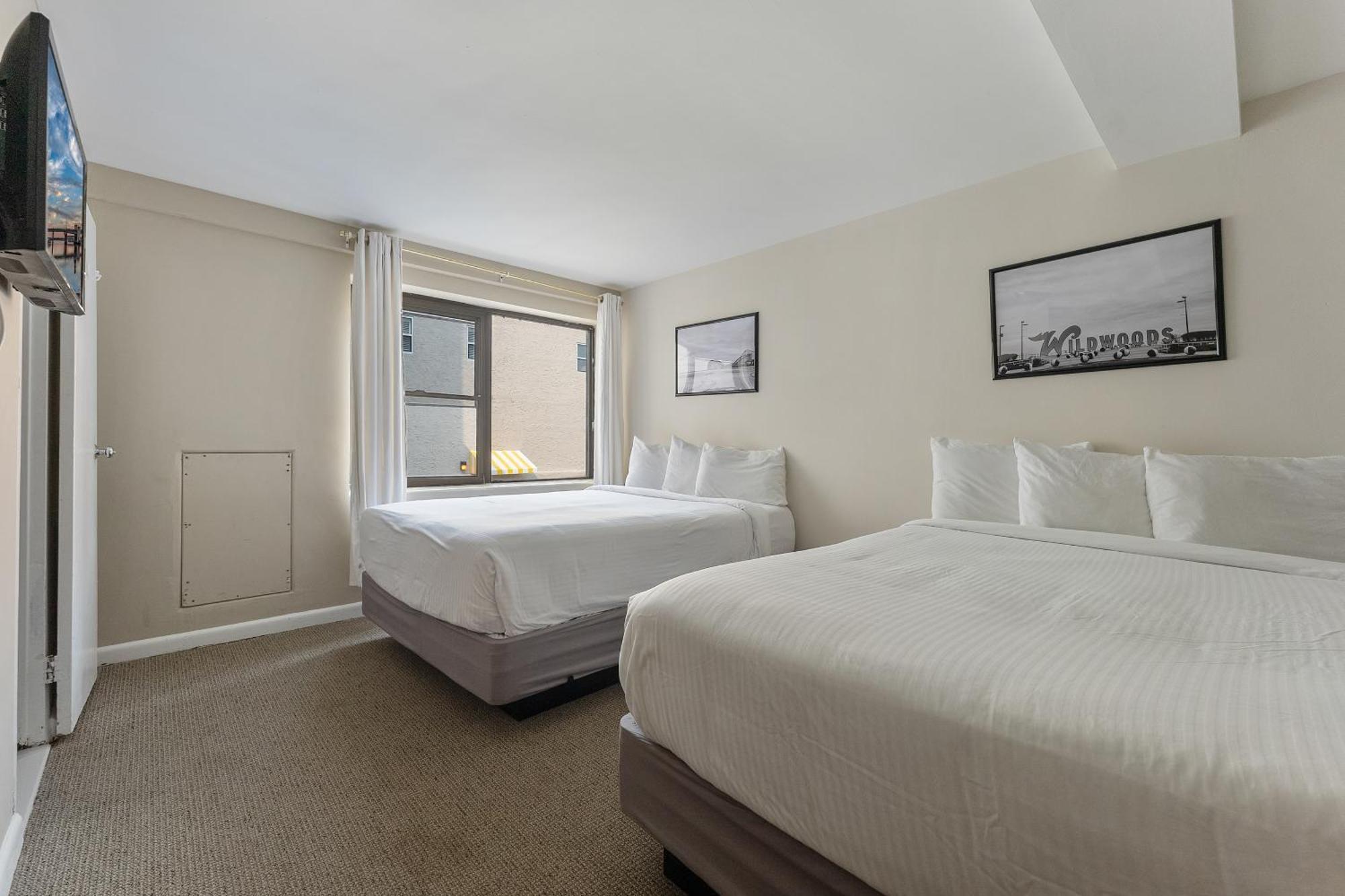 Oceanic Hotel & Barefoot Tiki Bar Wildwood Room photo