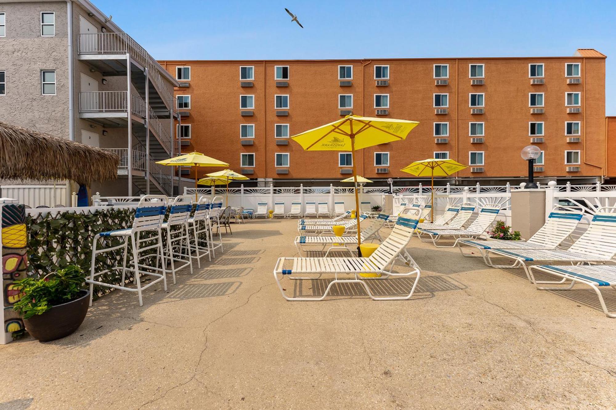 Oceanic Hotel & Barefoot Tiki Bar Wildwood Exterior photo