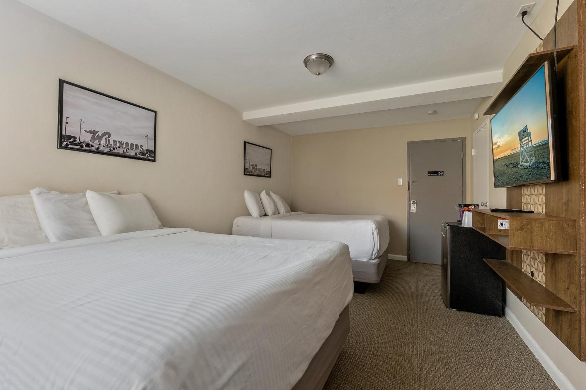 Oceanic Hotel & Barefoot Tiki Bar Wildwood Room photo